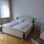 Guest house Winzergasthof Zum Kellerstuebchen 3*