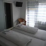 Winzergasthof Zum Kellerstuebchen Guest house Mehring (Rhineland-Palatinate)