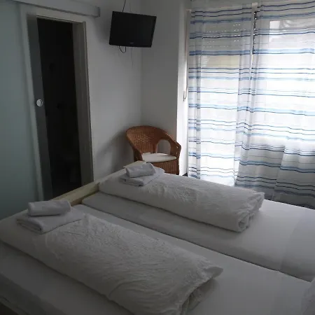 Winzergasthof Zum Kellerstuebchen Guest house Mehring (Rhineland-Palatinate)