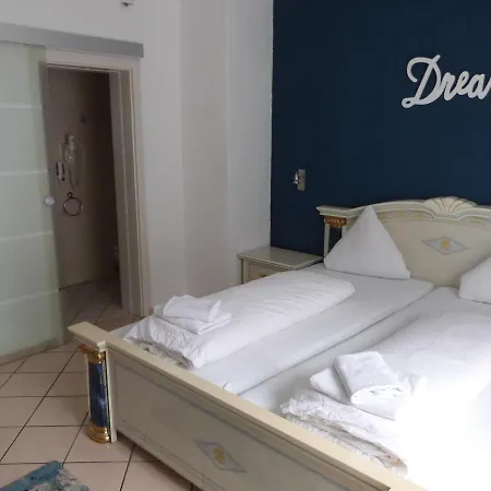 Winzergasthof Zum Kellerstuebchen 3* מרינג