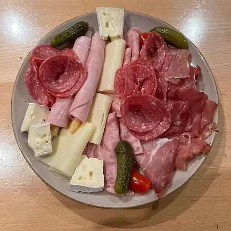 Pensión Winzergasthof Zum Kellerstübchen 3*