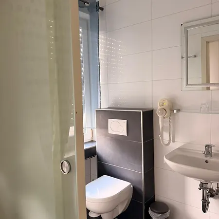 Affittacamere Winzergasthof Zum Kellerstuebchen 3*