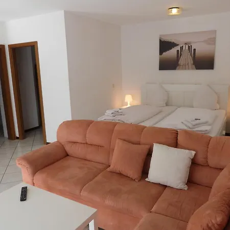 Winzergasthof Zum Kellerstuebchen Mehring (Rhineland-Palatinate)