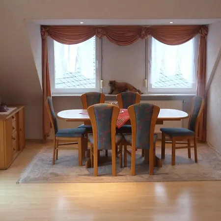 Winzergasthof Zum Kellerstuebchen ゲストハウス 3*