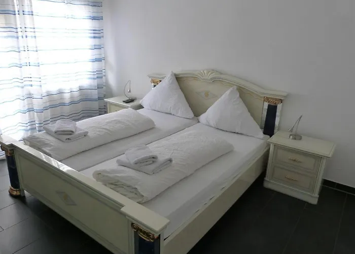 Winzergasthof Zum Kellerstuebchen 3* Mehring (Rhineland-Palatinate)