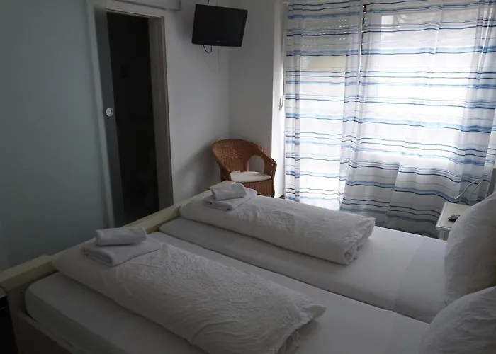 Winzergasthof Zum Kellerstuebchen Konukevi Mehring (Rhineland-Palatinate)