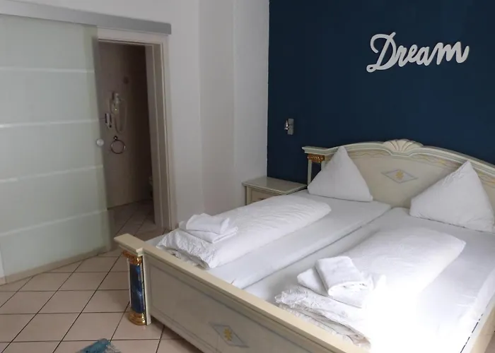 Winzergasthof Zum Kellerstuebchen 3* Mehring (Rhineland-Palatinate)