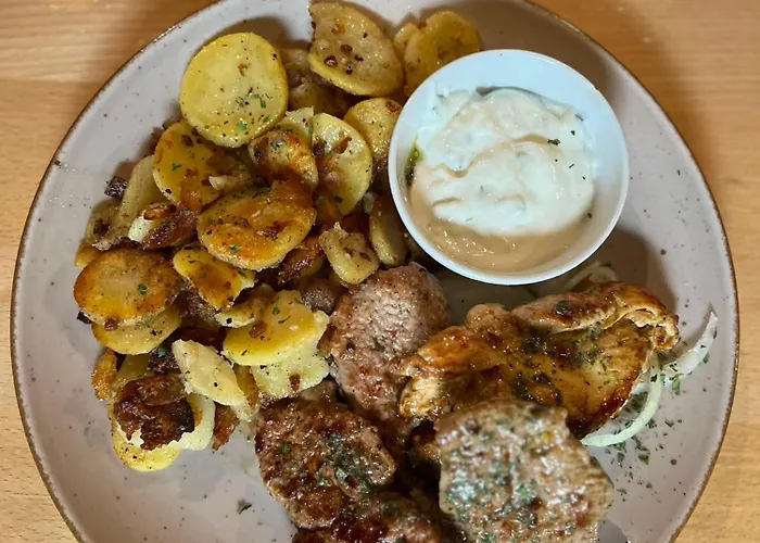 Winzergasthof Zum Kellerstuebchen 3* Mehring (Rhineland-Palatinate)