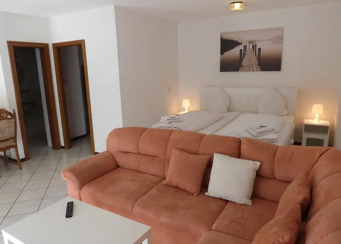 Winzergasthof Zum Kellerstuebchen Mehring (Rhineland-Palatinate)